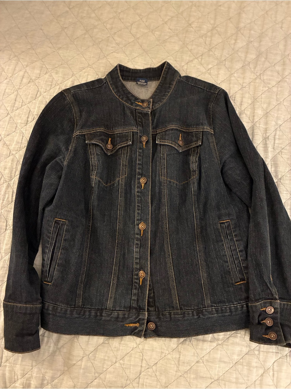 Dark wash blue jean jacket. No collar ladies size XL by High Sierra.